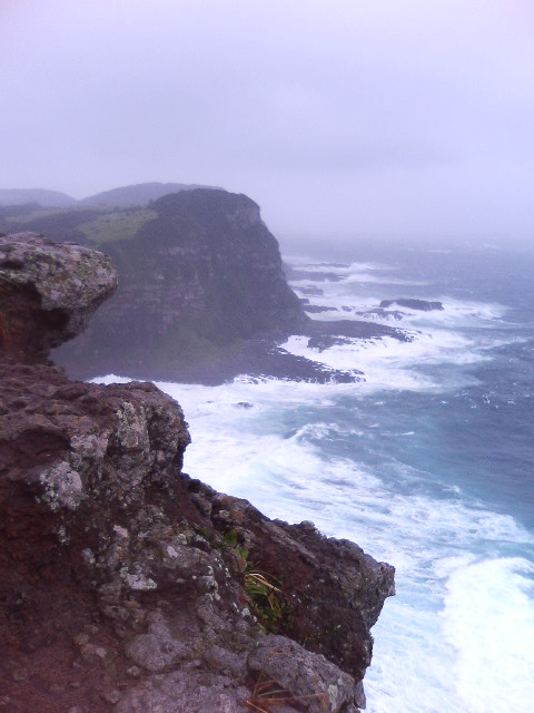 �䕗���������̊C�݁B�f�R��ǂ̏ォ��]�ށB